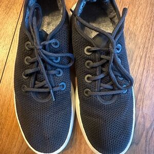 Men’s Allbirds black Tree Runnner size 10 shoe